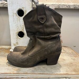 Rocket Dog Womens 9.5 Sheriff Brown Pull on Boots